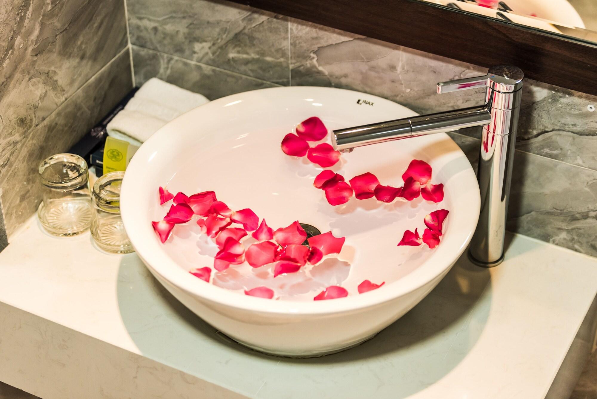 Hanoi Crystal Pearl Hotel Экстерьер фото